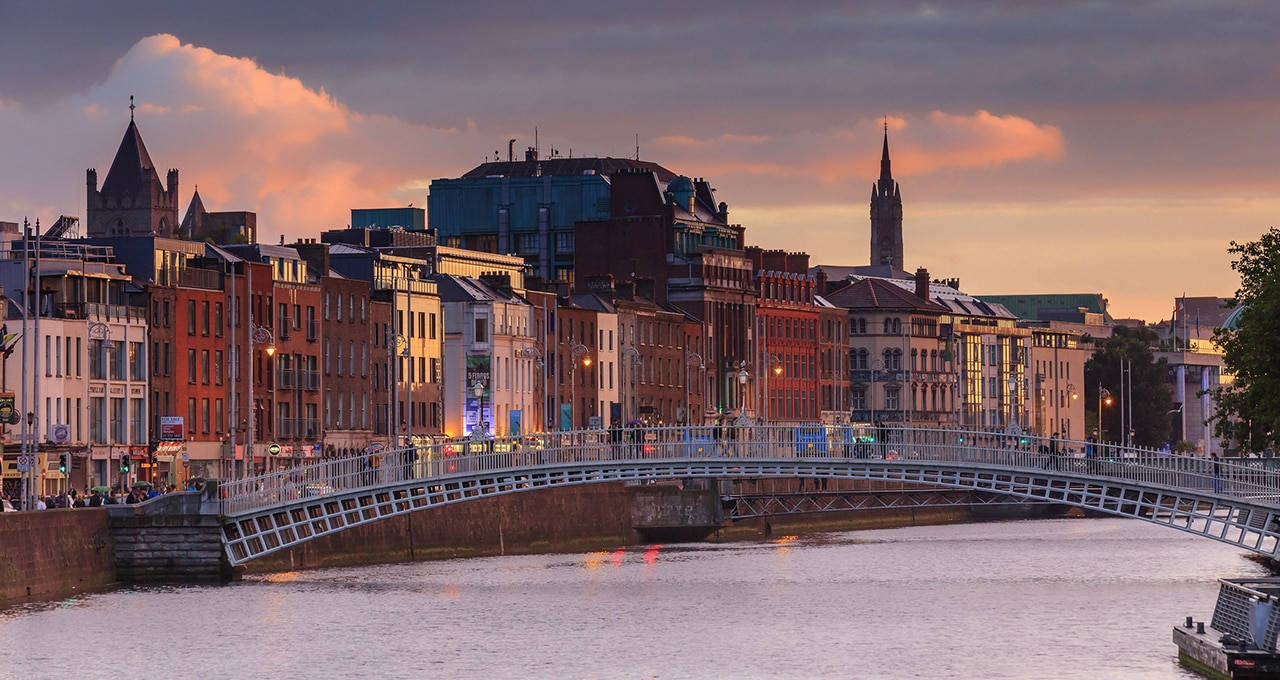 Dublin Dreamy Hapenny Bridge Wallpaper