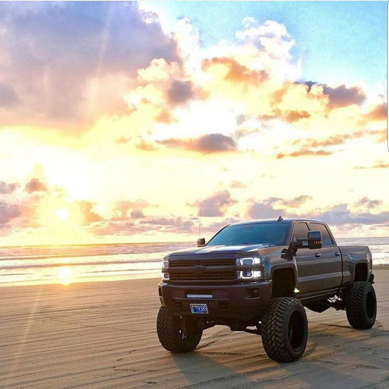 Duramax At The Beach Wallpaper