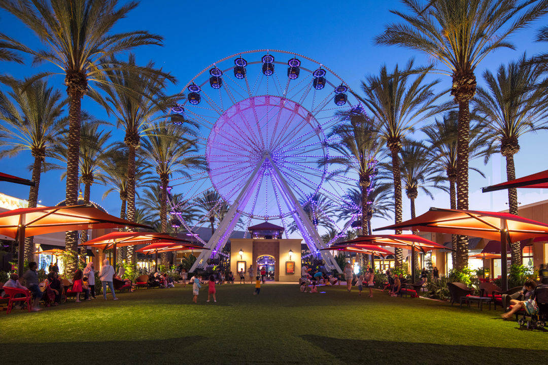 Dusk At Irvine Spectrum Center Wallpaper