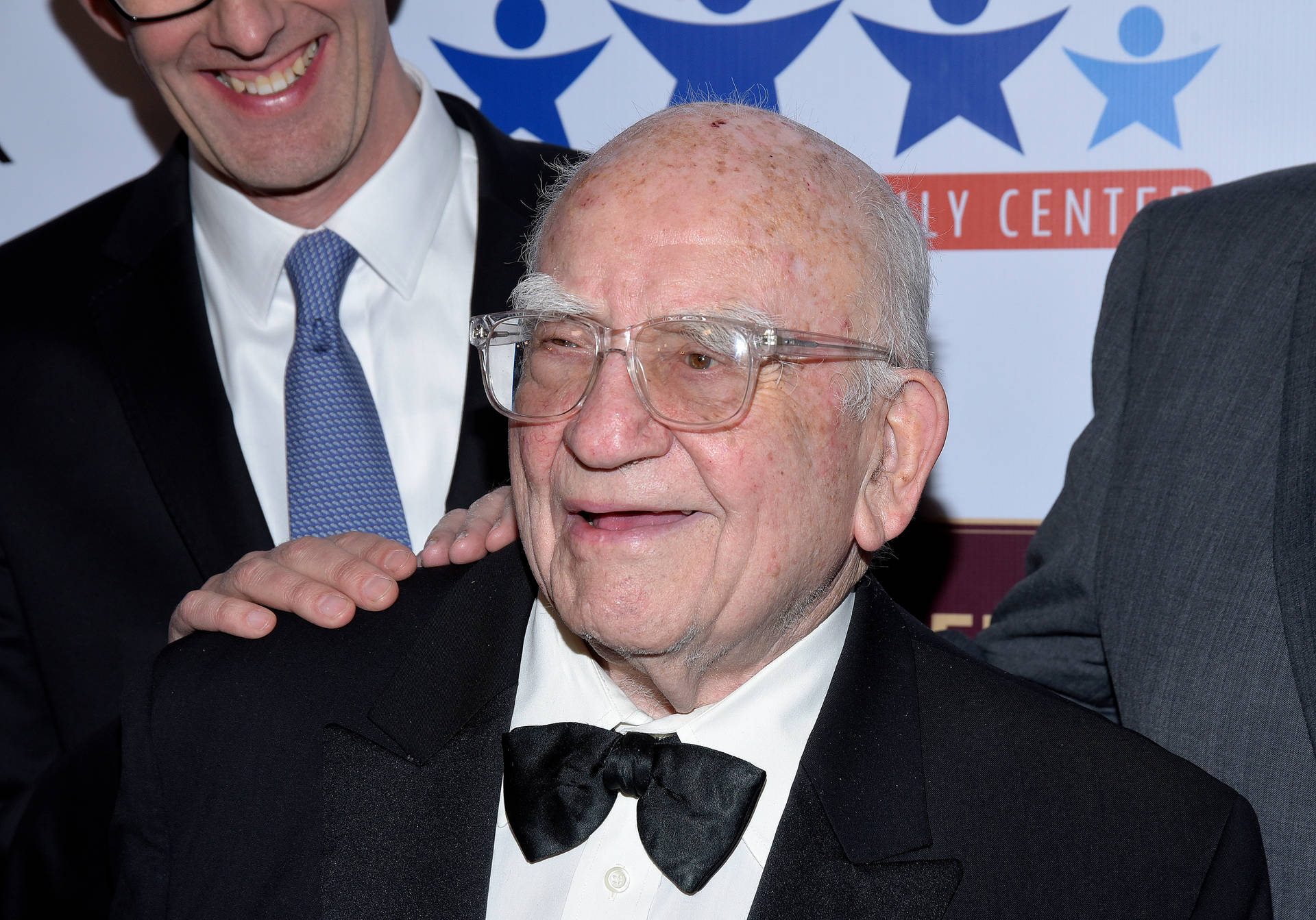 Edward Asner Wearing Glasses Wallpaper