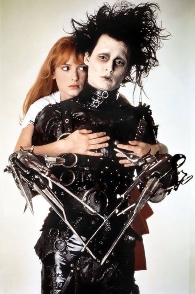 Edward Scissorhands With His Partner Wallpaper