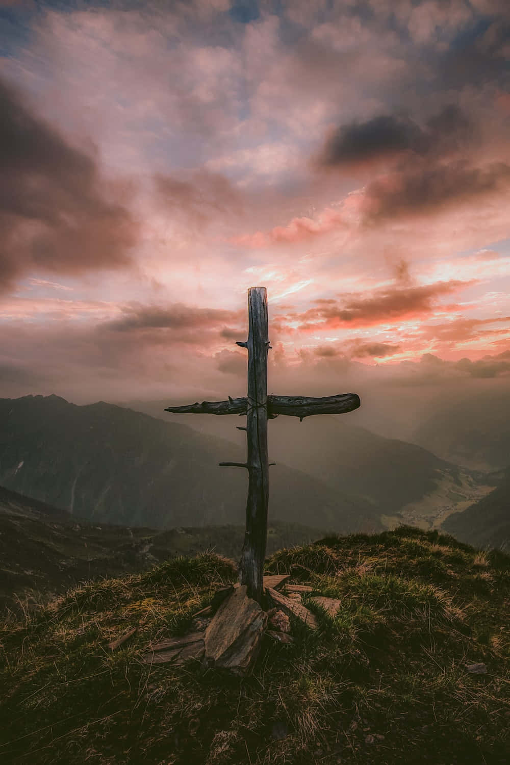 Elegant Grunge Cross With Intricate Detail Wallpaper