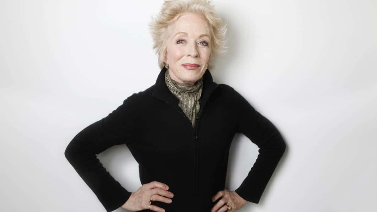 Elegant Holland Taylor Portrait Wallpaper