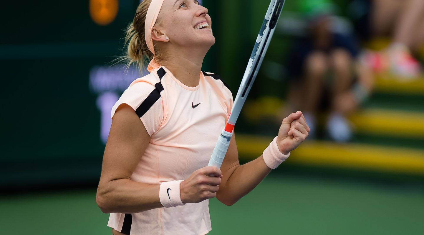 Elena Vesnina Looking Up Wallpaper