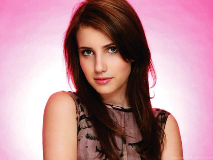 Emma Roberts Pretty Teen Girl Wallpaper