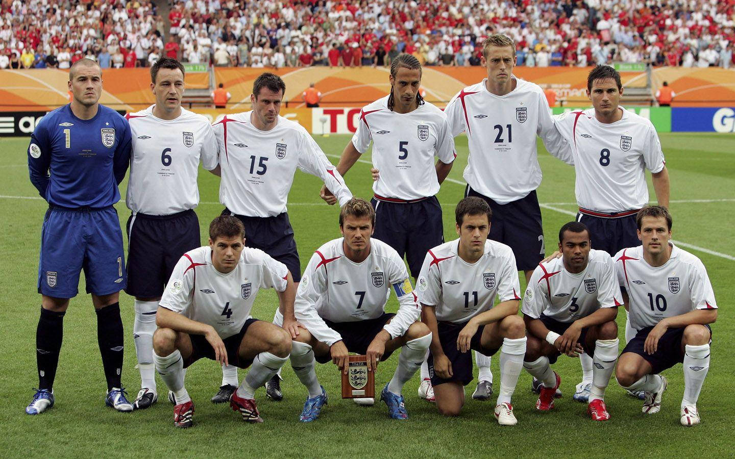 England Football Players In Arms Wallpaper