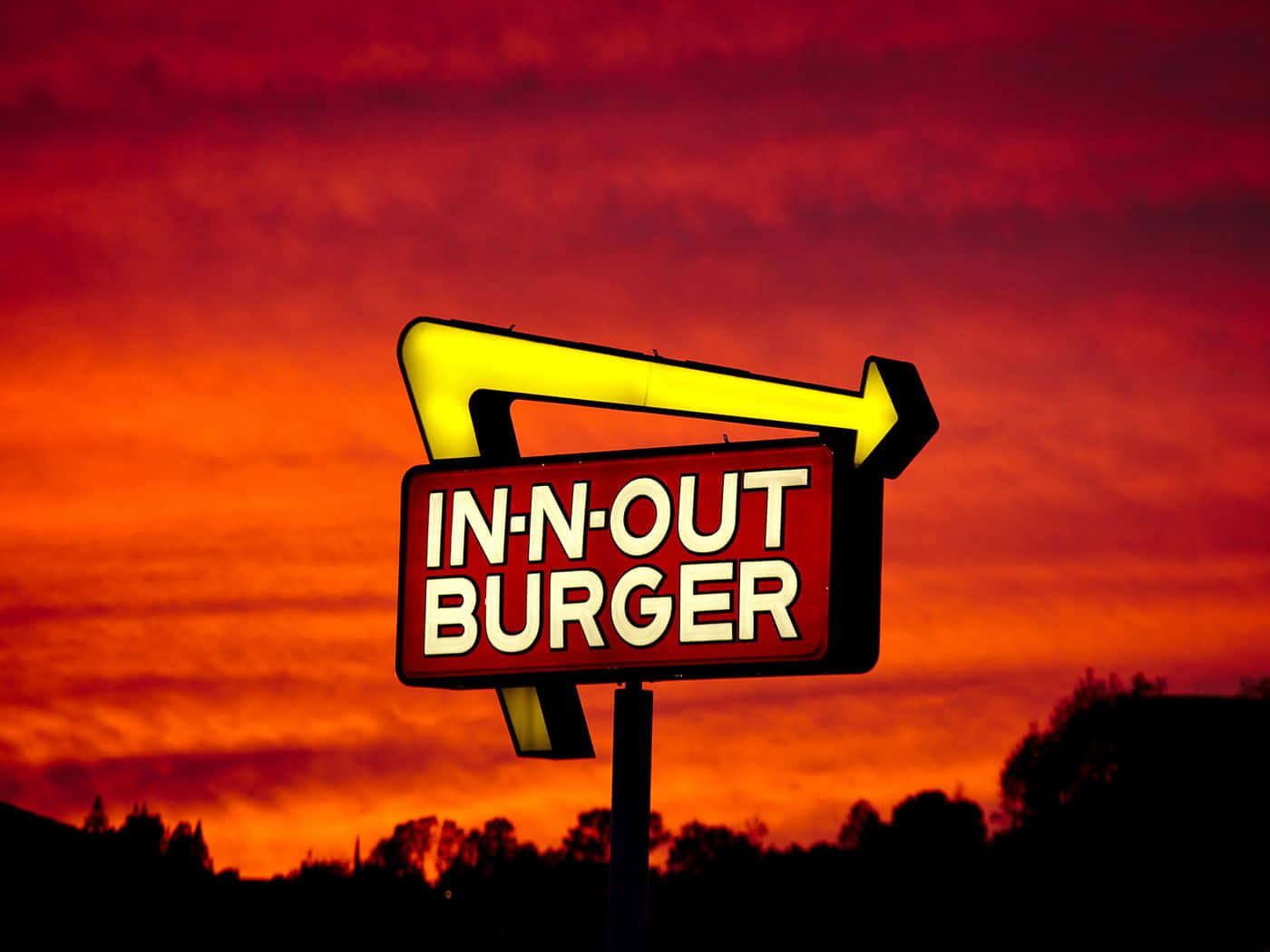 Enjoy Delicious Burgers And Fries At In-n-out! Wallpaper