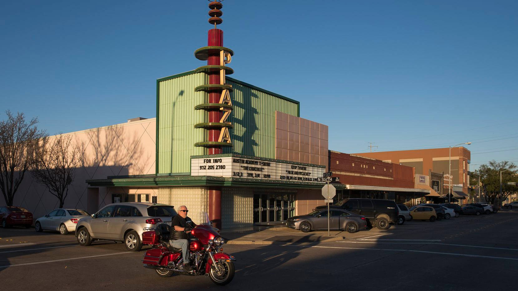 Experience The Magic At The Plaza Theater In Downtown Garland Wallpaper