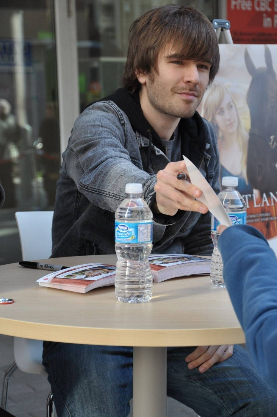 Fansign Event Graham Wardle Wallpaper