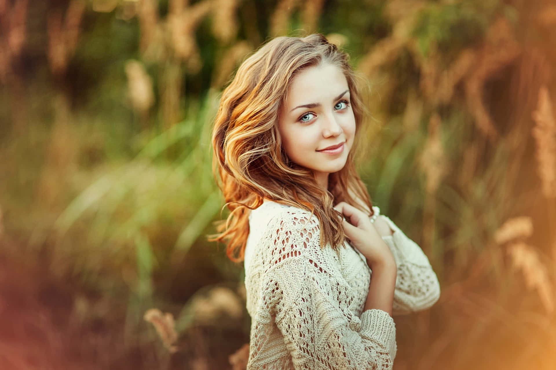 Fantastic Young Teenage Girl On A Green Dress Wallpaper