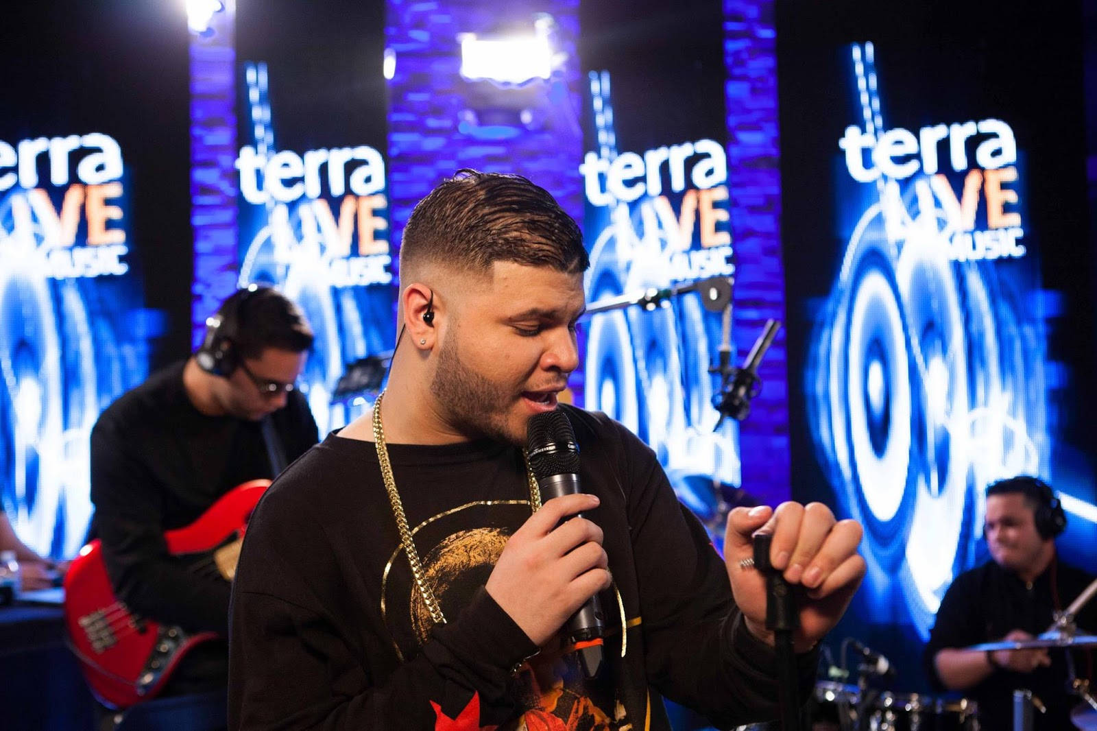 Farruko On Terra Live Music Wallpaper