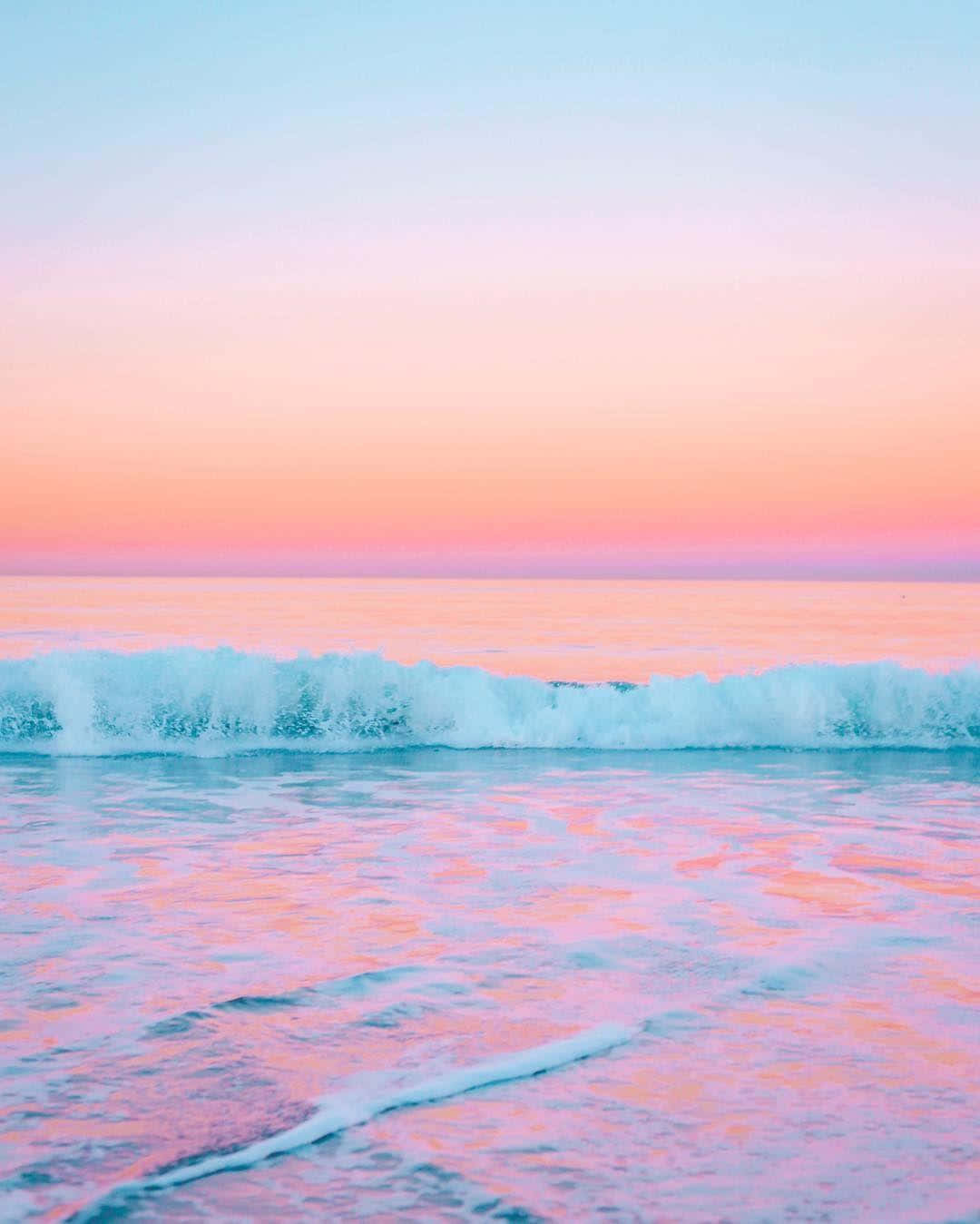Find Your Bliss In A Pretty Ocean Wallpaper