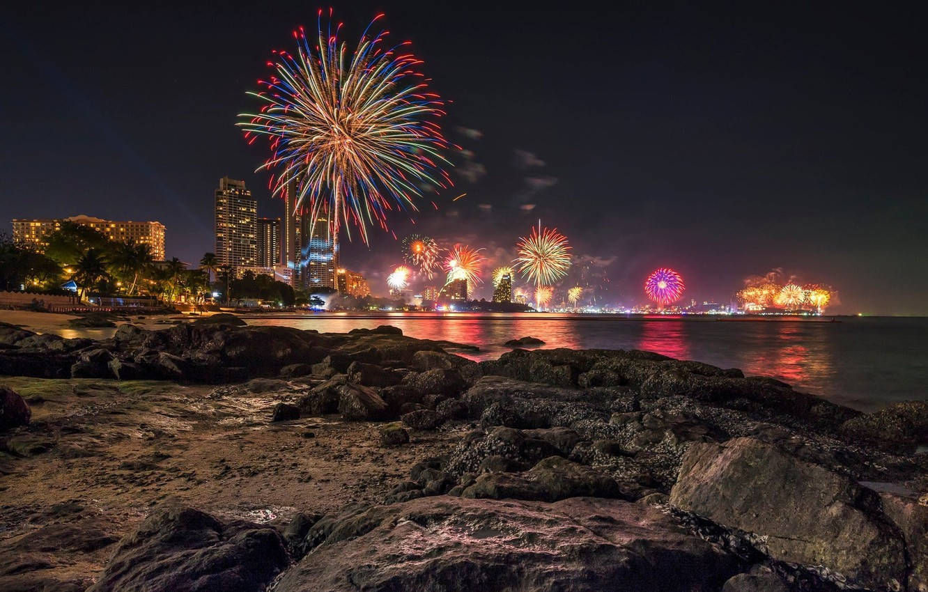 Fireworks In Pattaya At Night Wallpaper