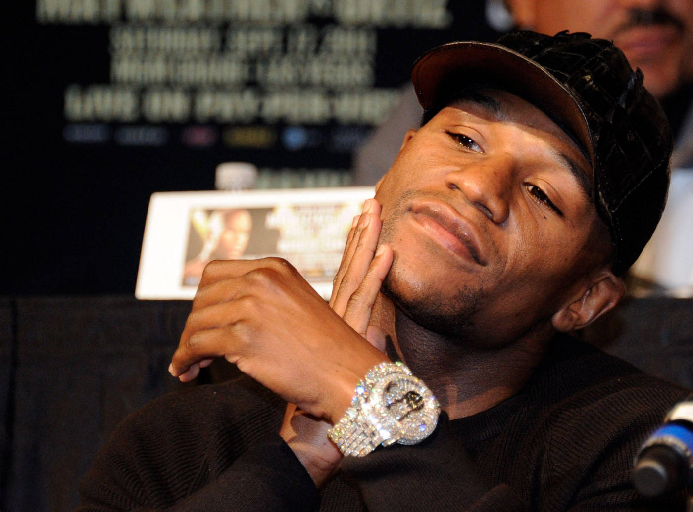 Floyd Mayweather Wearing Jewel-encrusted Watch Wallpaper