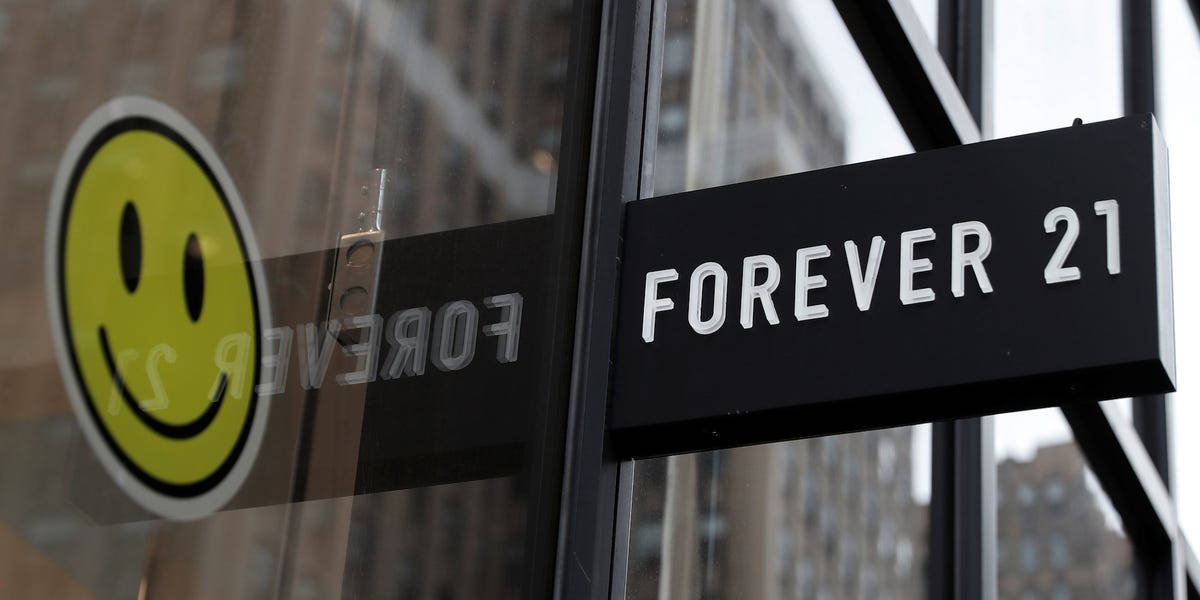 Forever 21 Building Signage Wallpaper