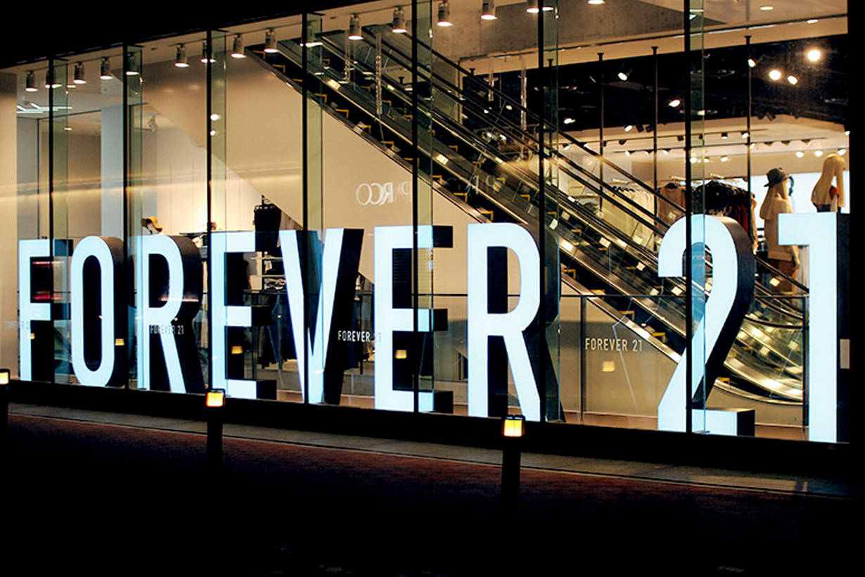 Forever 21 Fashion Clothing Brand Wallpaper