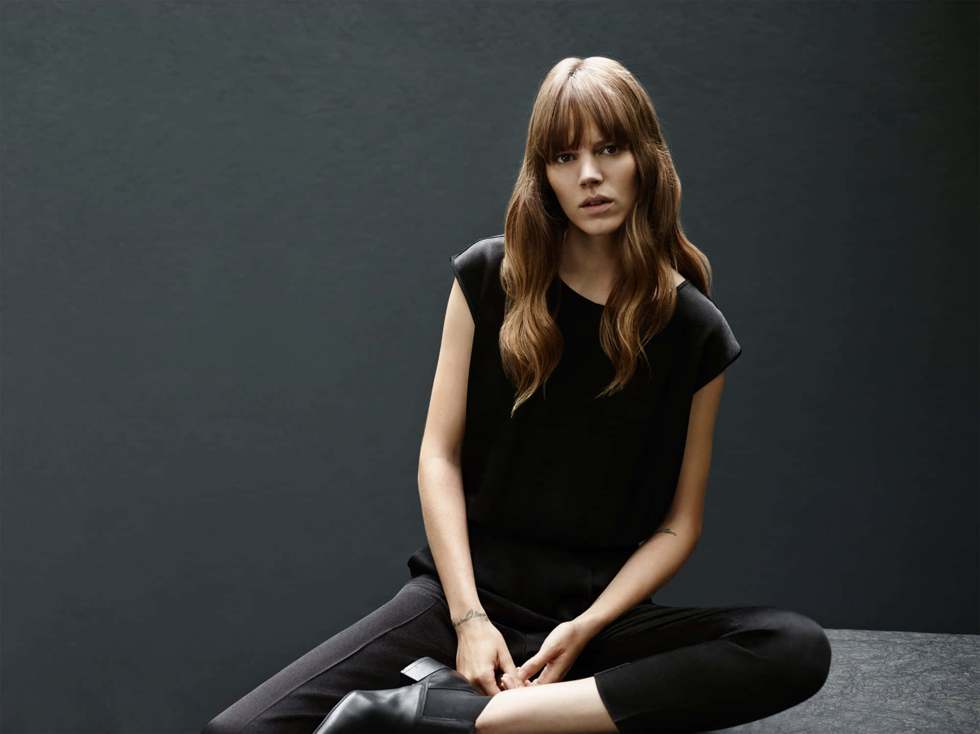 Freja Beha Erichsen: Epitome Of Cool Elegance Wallpaper