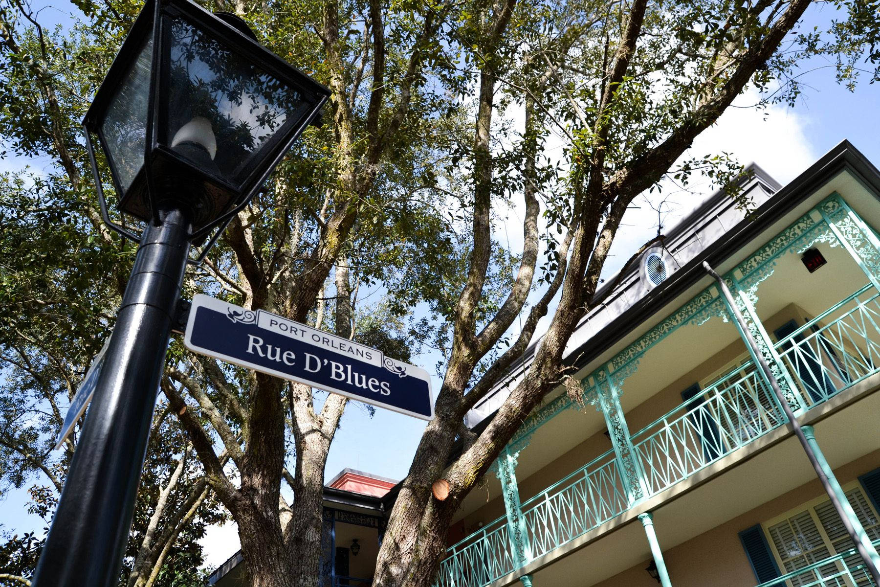 French Quarter Rue D'blue Wallpaper