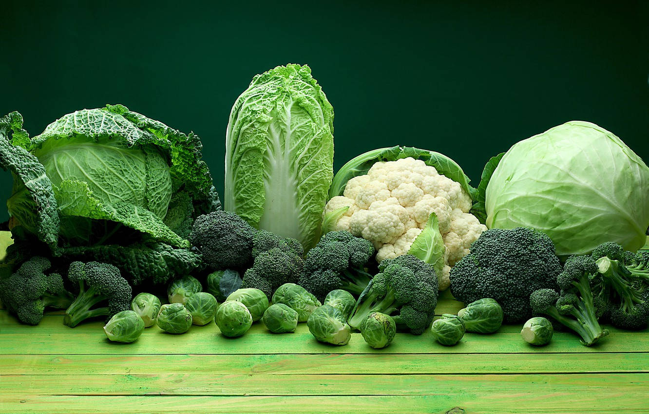 Fresh And Healthy Green Broccoli And Leafy Vegetables Wallpaper