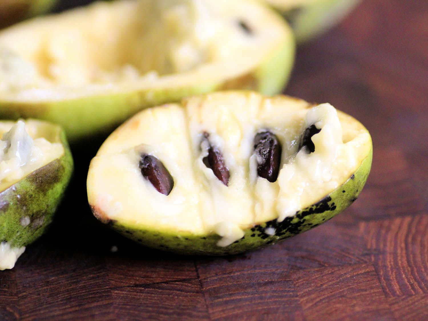 Fresh Pawpaw Fruit Halves Wallpaper