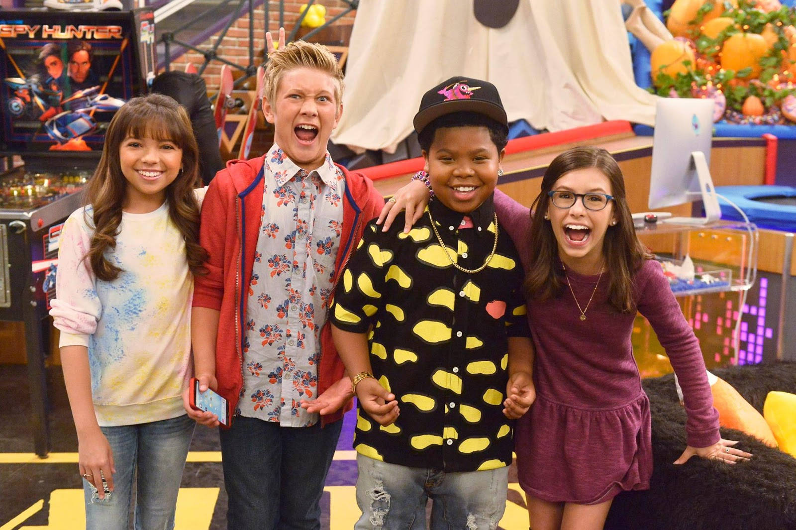 Game Shakers Team Having Fun Wallpaper