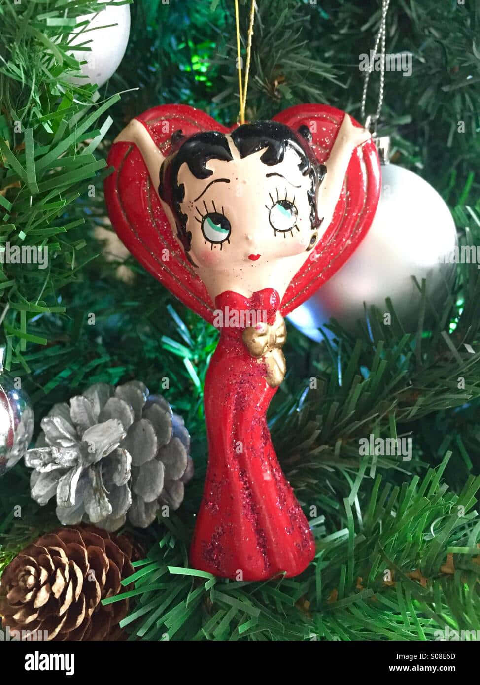 Get Into The Festive Spirit With Betty Boop This Christmas! Wallpaper