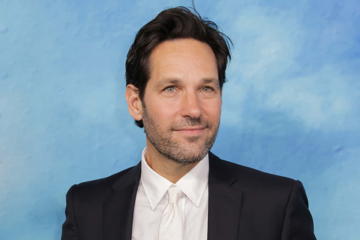 Get Ready For The Ultimate Laugh With Paul Rudd Wallpaper