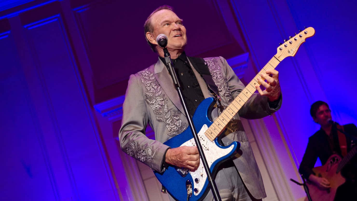 Glen Campbell Performing Live Wallpaper