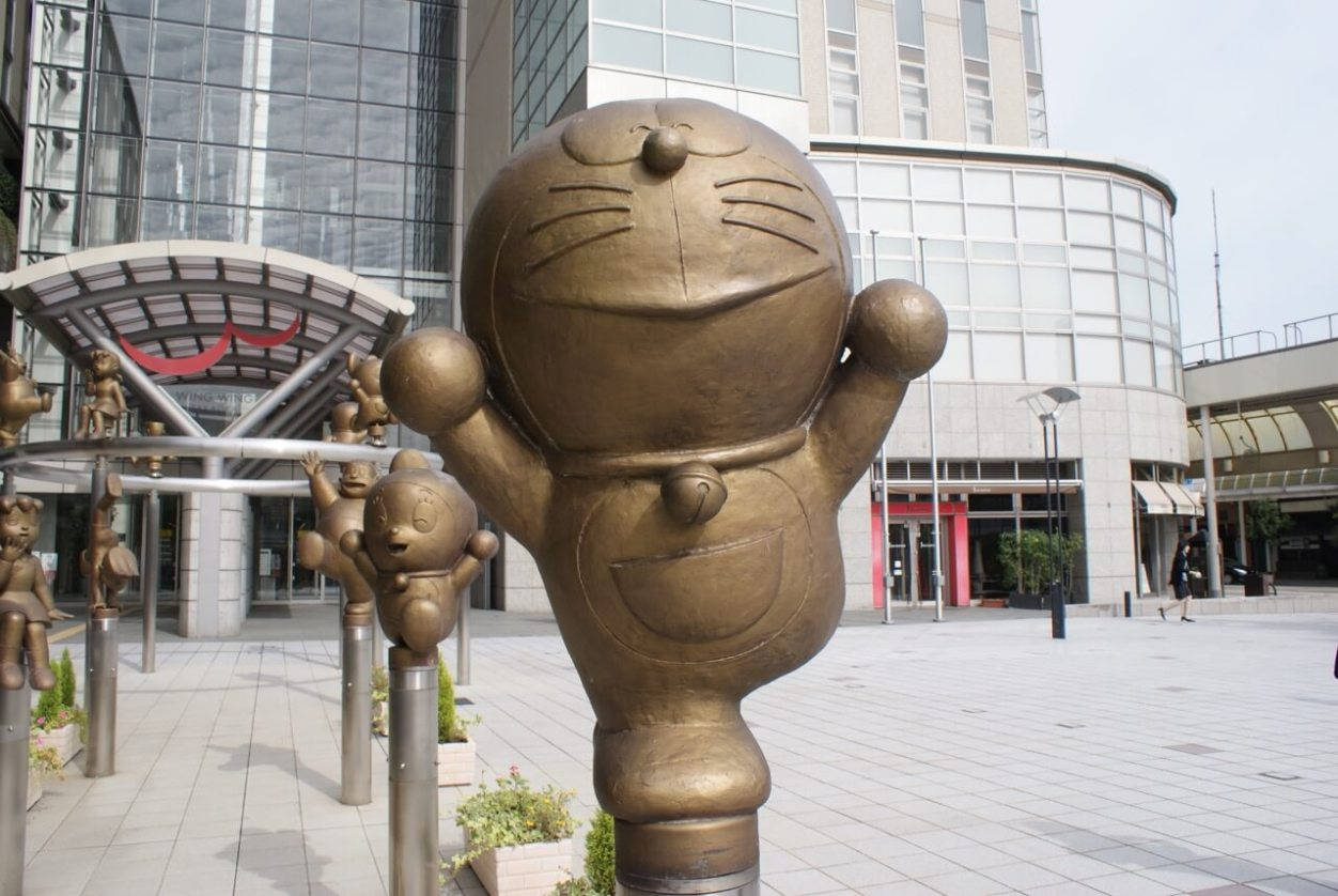 Golden Doraemon Statue 4k Wallpaper