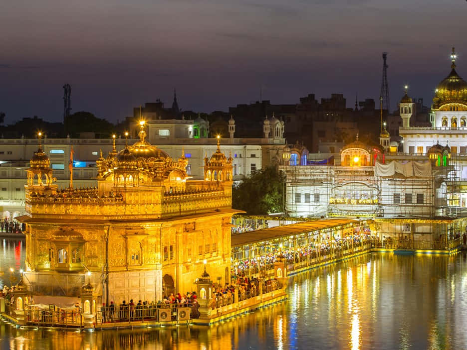 Golden Temple With Pilgrims Wallpaper