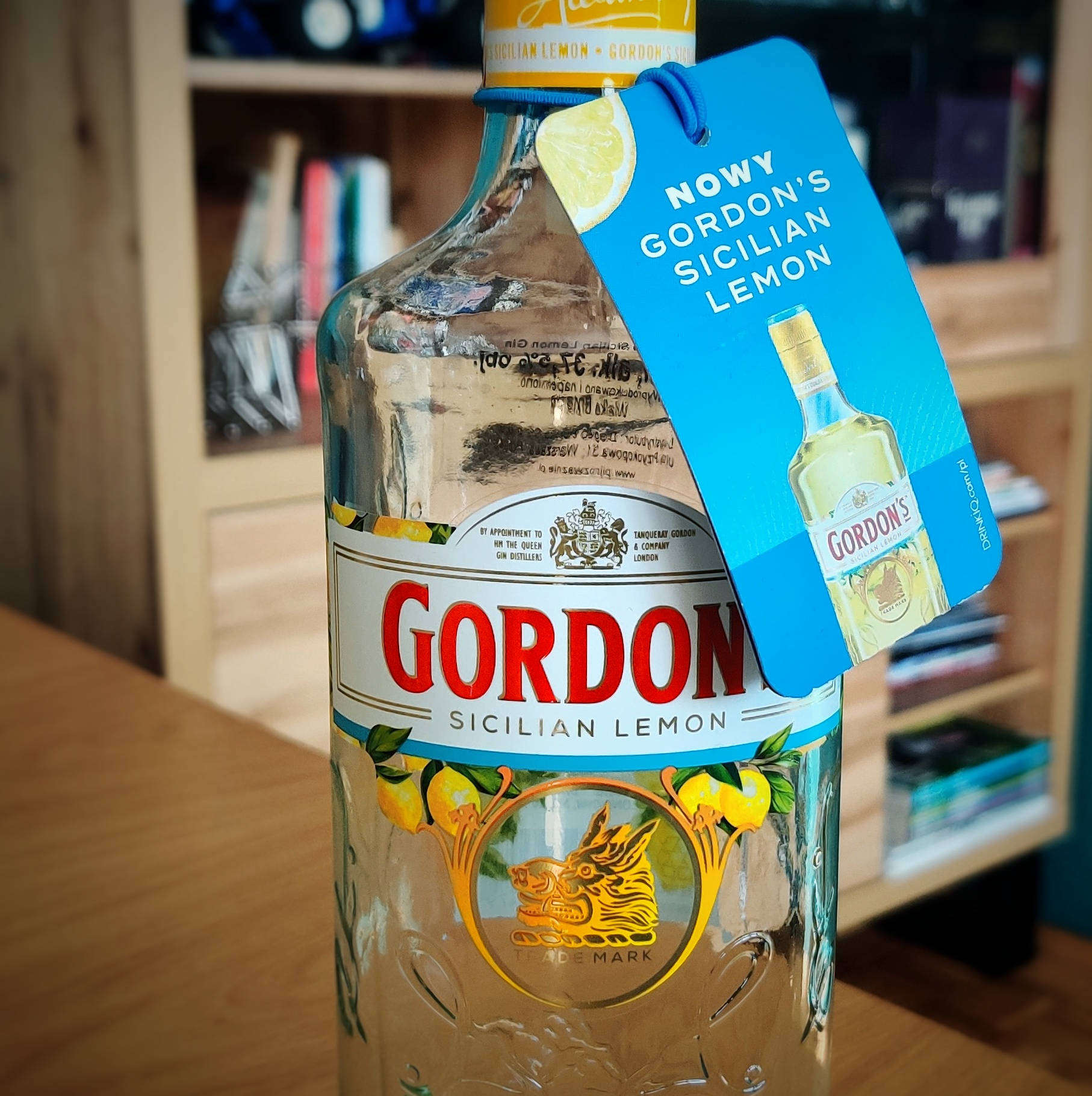 Gordon's Sicilian Lemon Gin Wallpaper