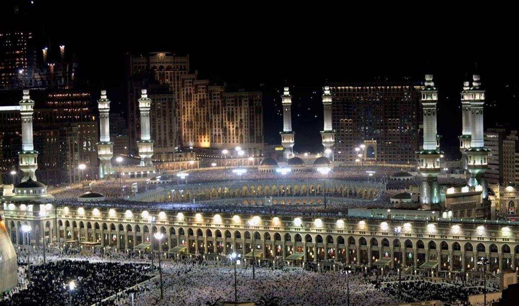 Grand Mosque At Night In Makkah Hd Wallpaper