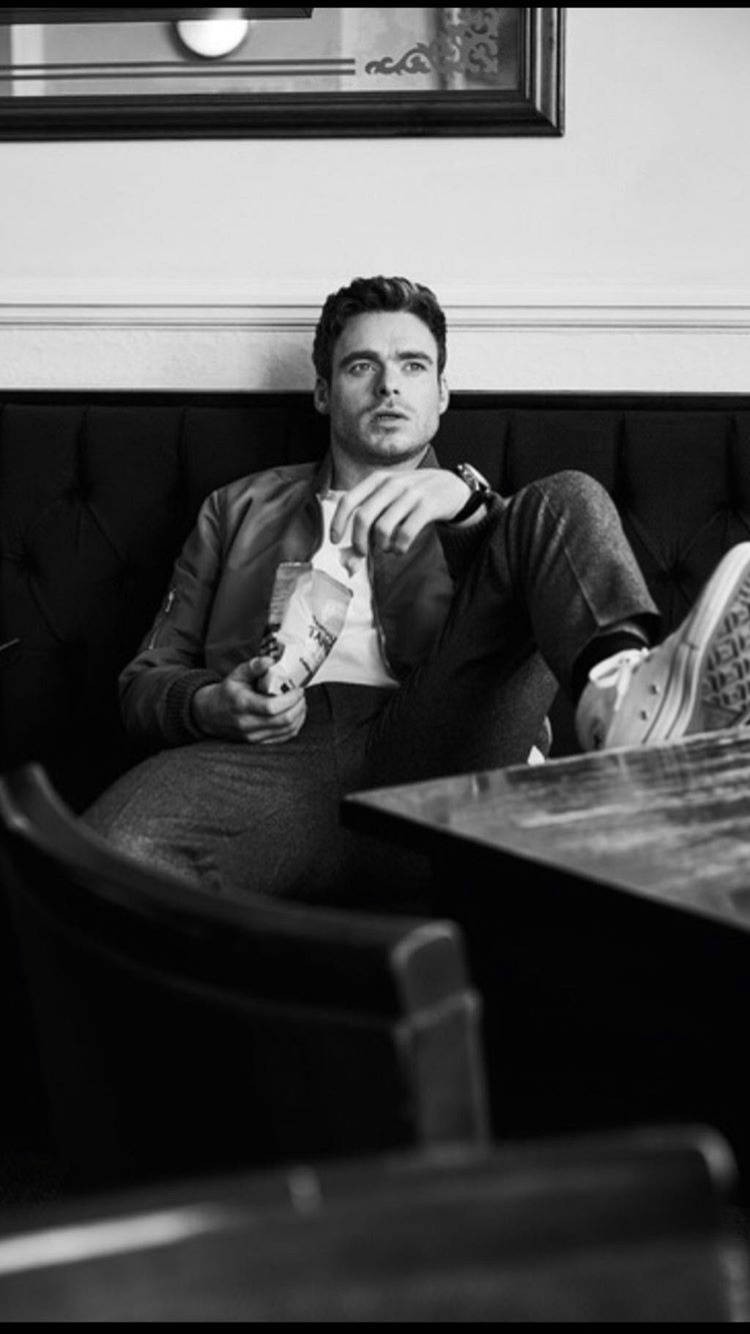 Grayscale Richard Madden Wallpaper