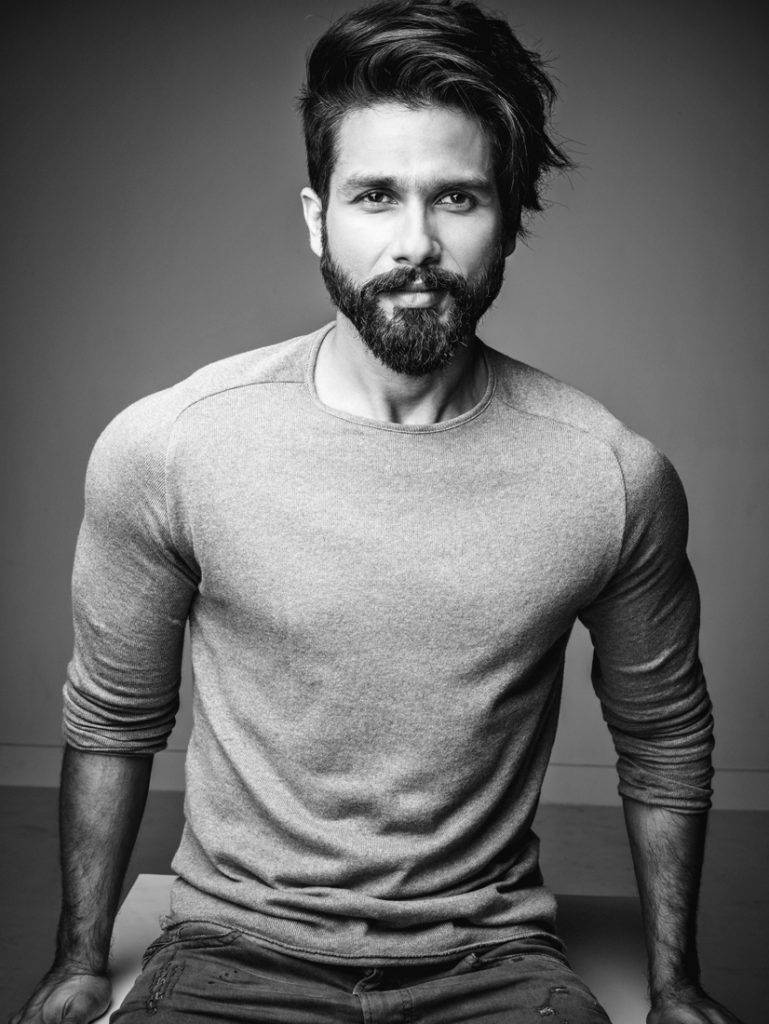 Grayscale Shahid Kapoor Smile Wallpaper