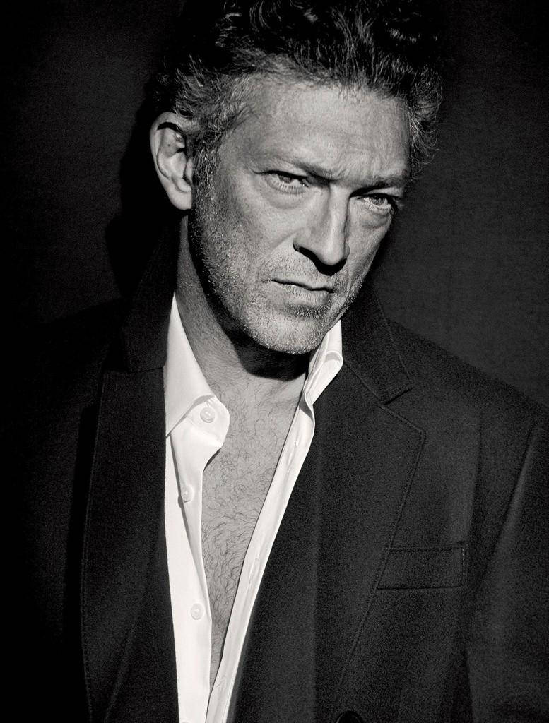 Greyscale Vincent Cassel Medium Shot Wallpaper