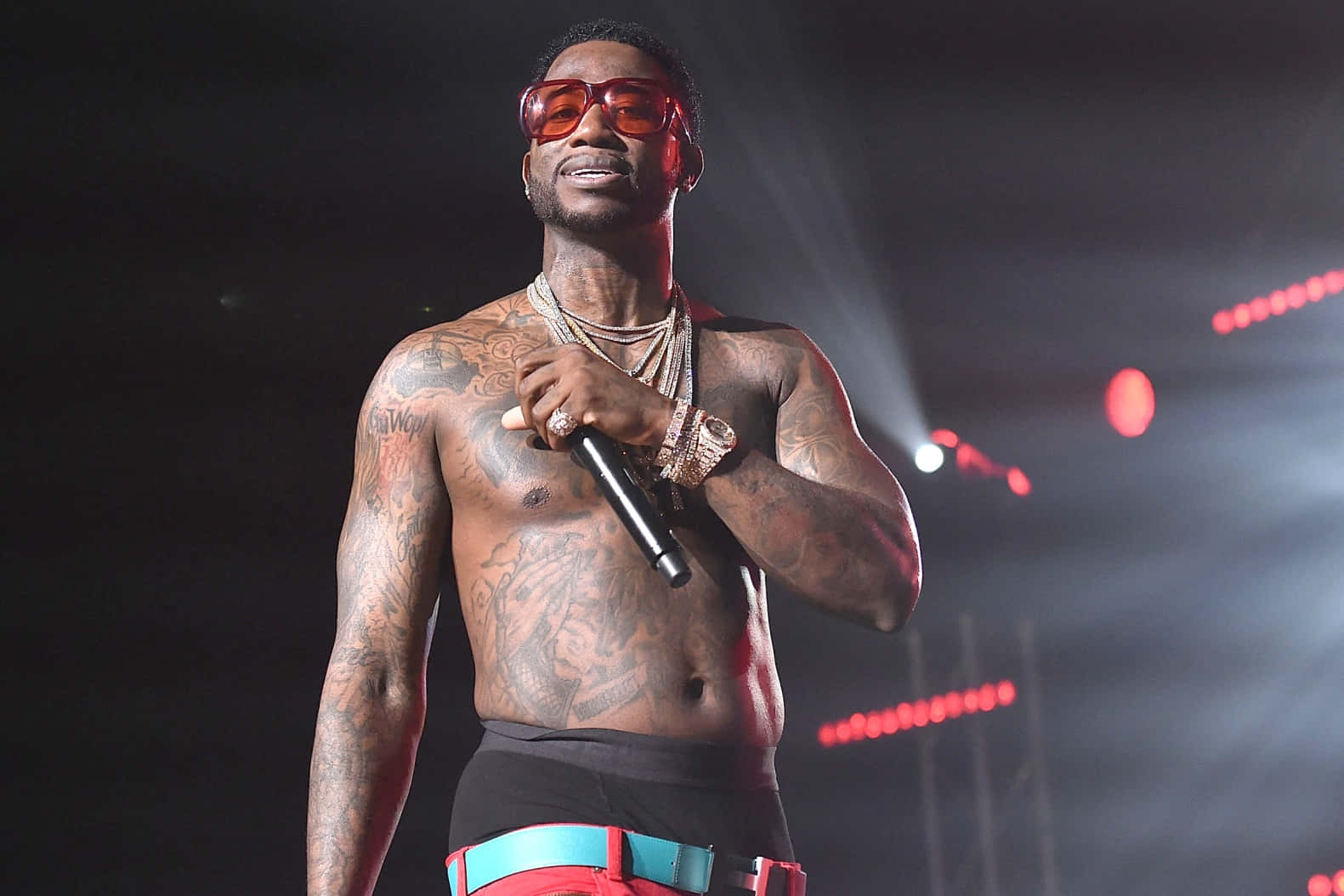 Gucci Mane Performingon Stage Wallpaper