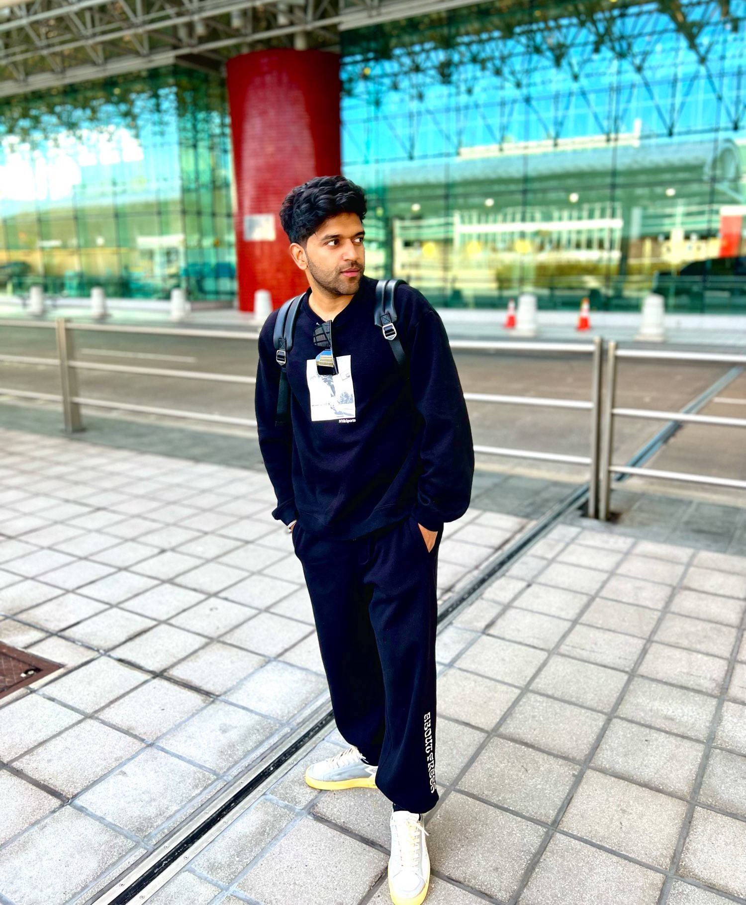 Guru Randhawa Outside Airport Wallpaper