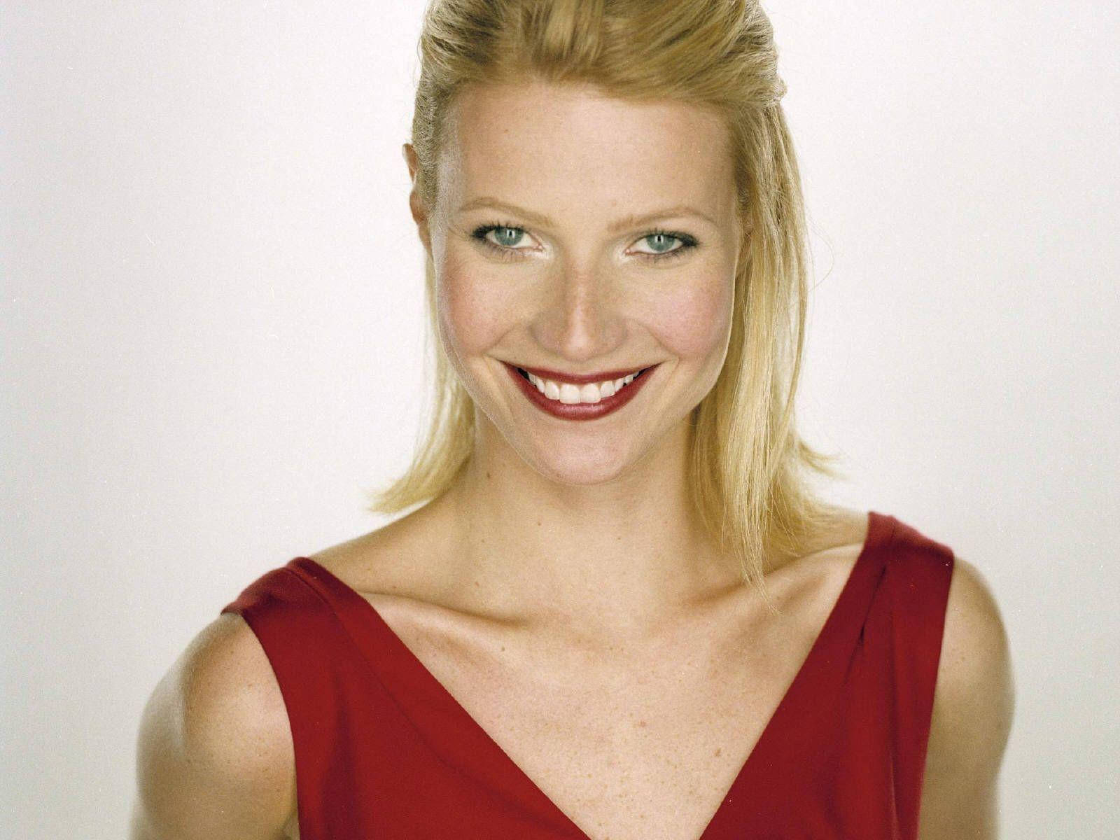 Gwyneth Paltrow Red Top Robert Fleischauer Photoshoot Wallpaper