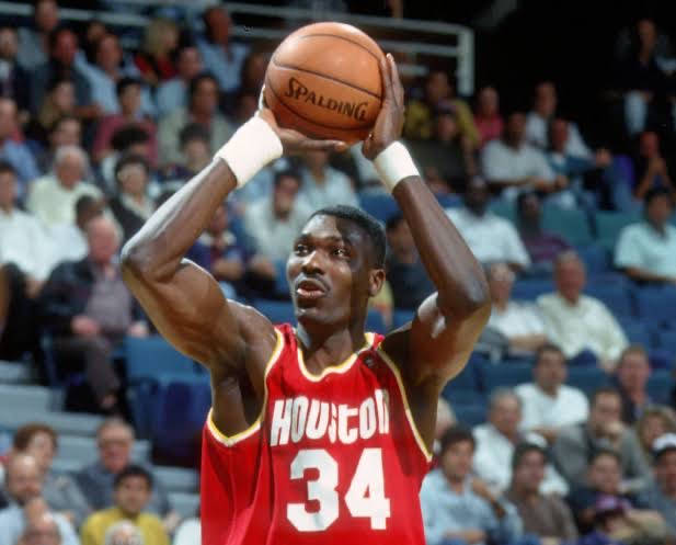 Hakeem Olajuwon Shooting Wallpaper