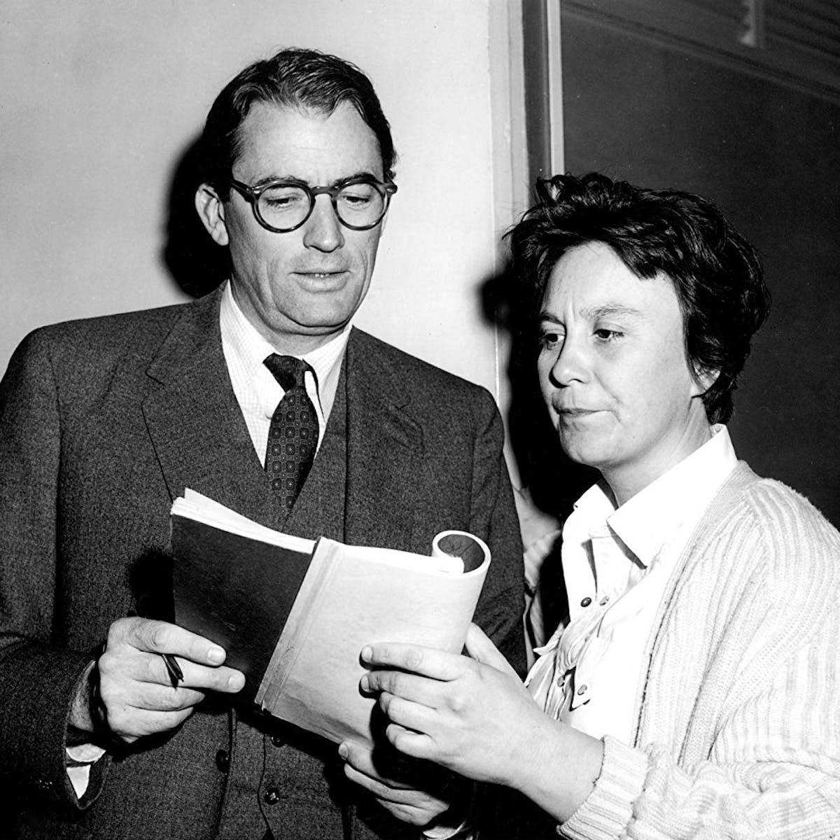 Harper Lee And Gregory Peck On The Set Of To Kill A Mockingbird. Wallpaper