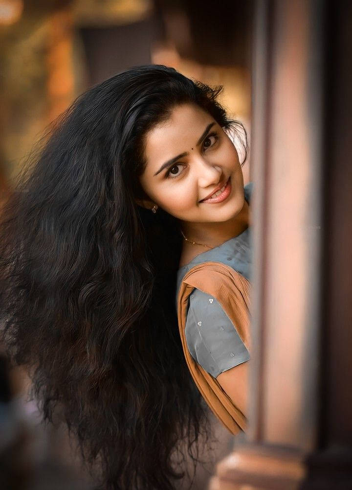 Heroine Anupama Parameswaran Wallpaper