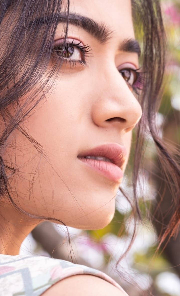 Heroine Rashmika Mandanna Closeup Wallpaper