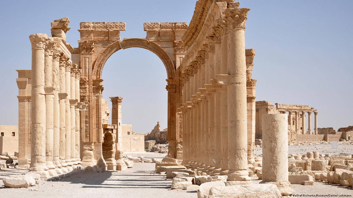 Historical Pathway To The Monumental Arch Of Palmyra Wallpaper