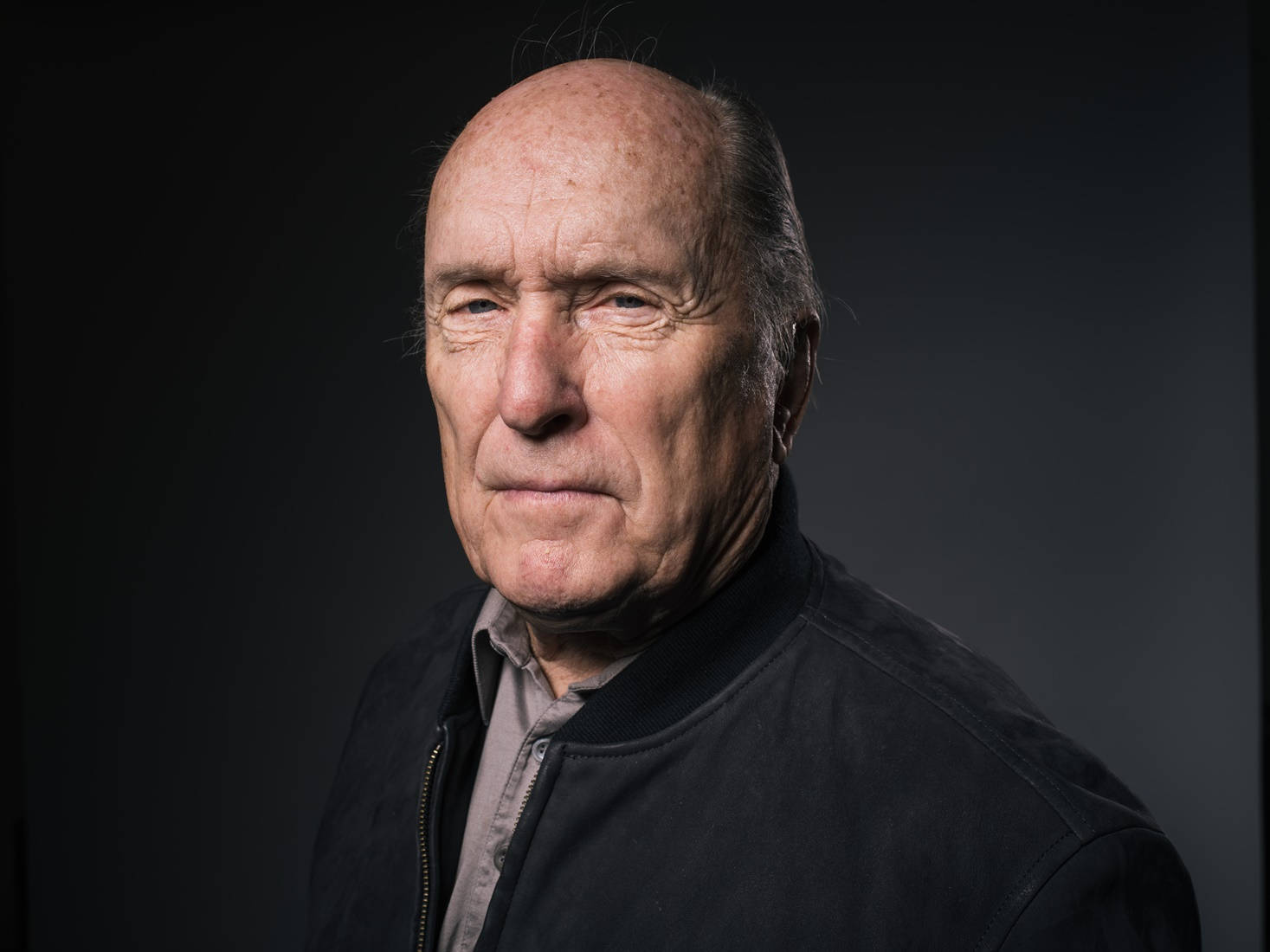 Hollywood Actor Robert Duvall At Tim Phillips Studio Wallpaper