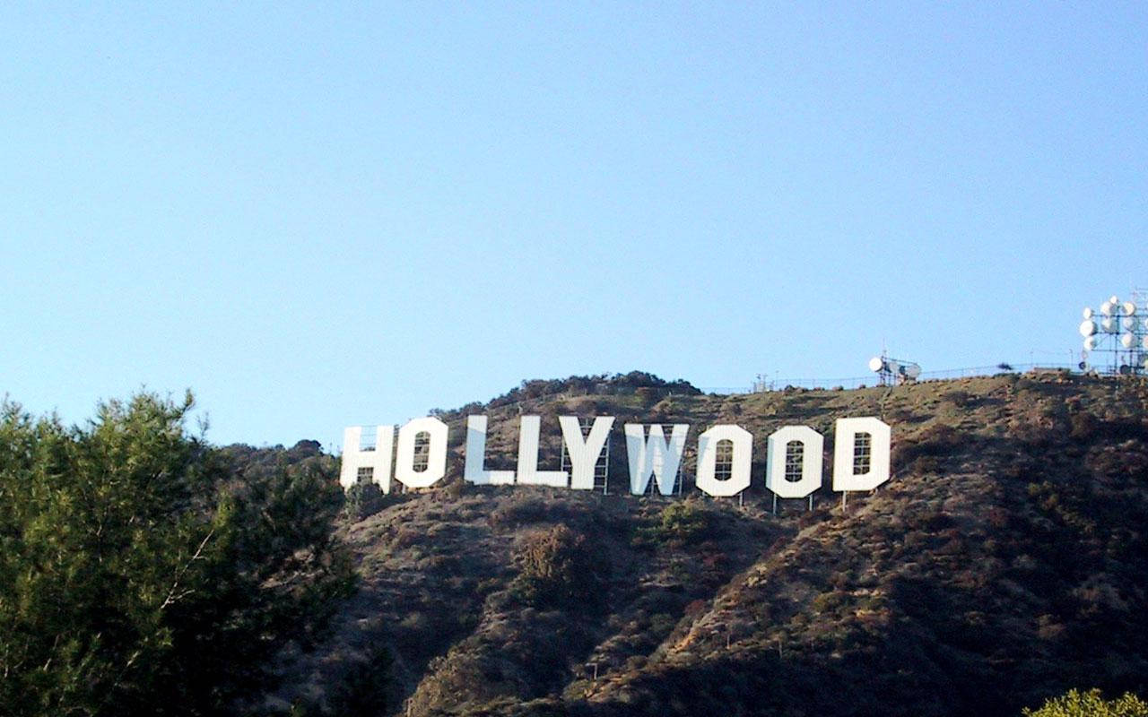 Hollywood Sign Bright Sky Wallpaper