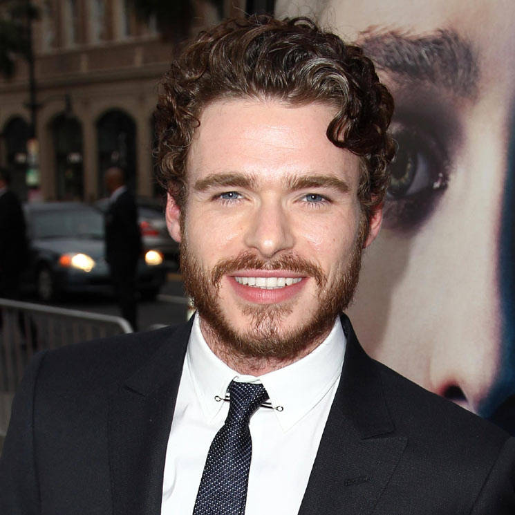 Hot-looking Richard Madden Wallpaper