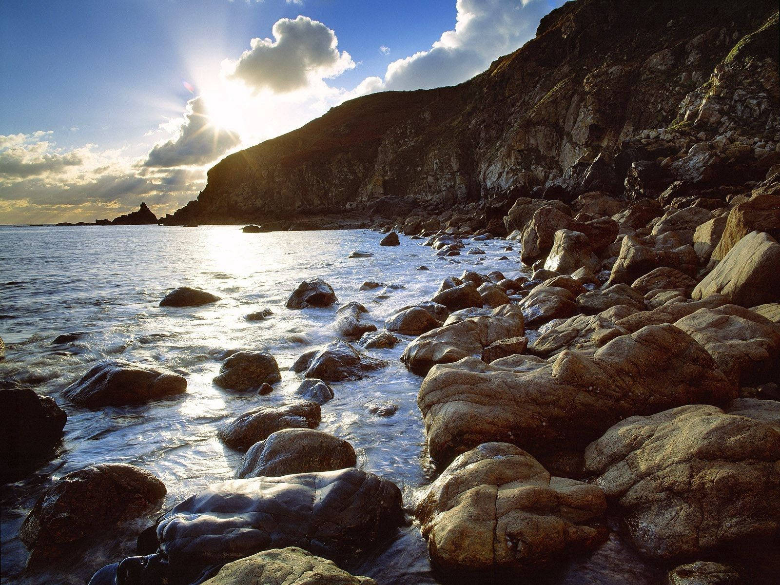 Iceland Rocky Coast Wallpaper