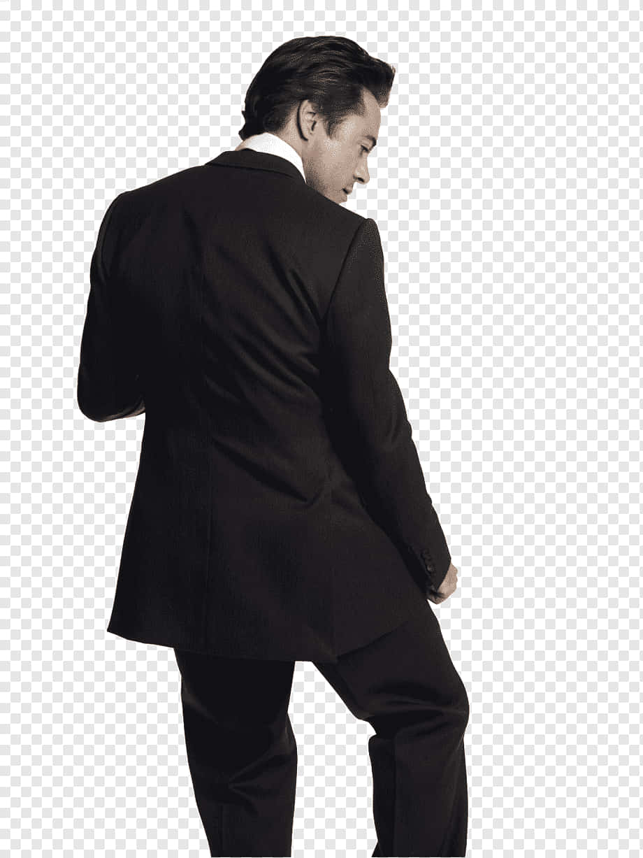 Iconic Style - Robert Downey Jr. In A Sleek Men's Suit Wallpaper