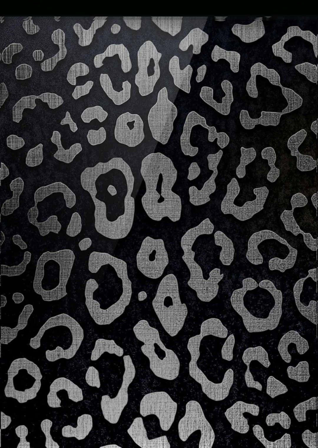 Image Sparkling Leopard Covering In Sequin Fur Wallpaper