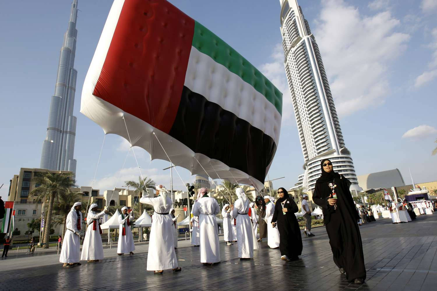 Inflatable Uae Flag Wallpaper